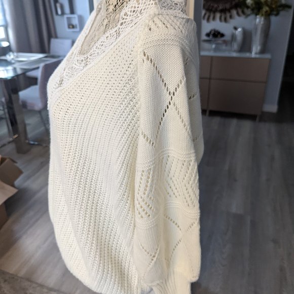 Sweater with lace trim - Picture 3 of 8